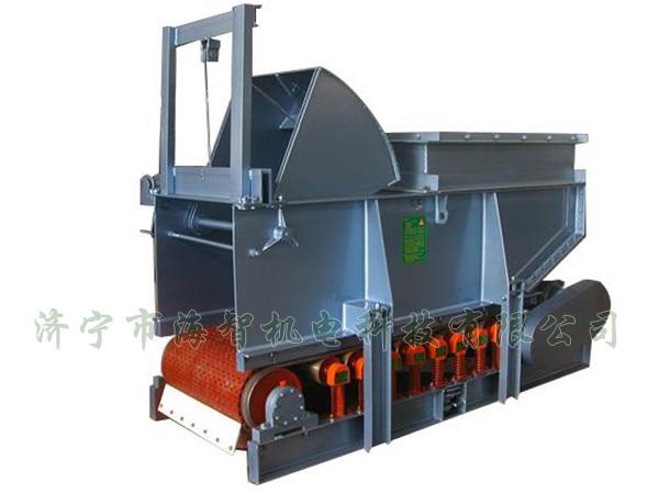 用手動、電動、液動或氣動驅(qū)動齒輪帶動弧型齒條來開啟或關閉扇型閘門